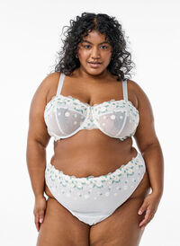 Mesh-string med tusenfryd-broderi, Hvit Mesh-string med tusenfryd-broderi, Hvit, Model