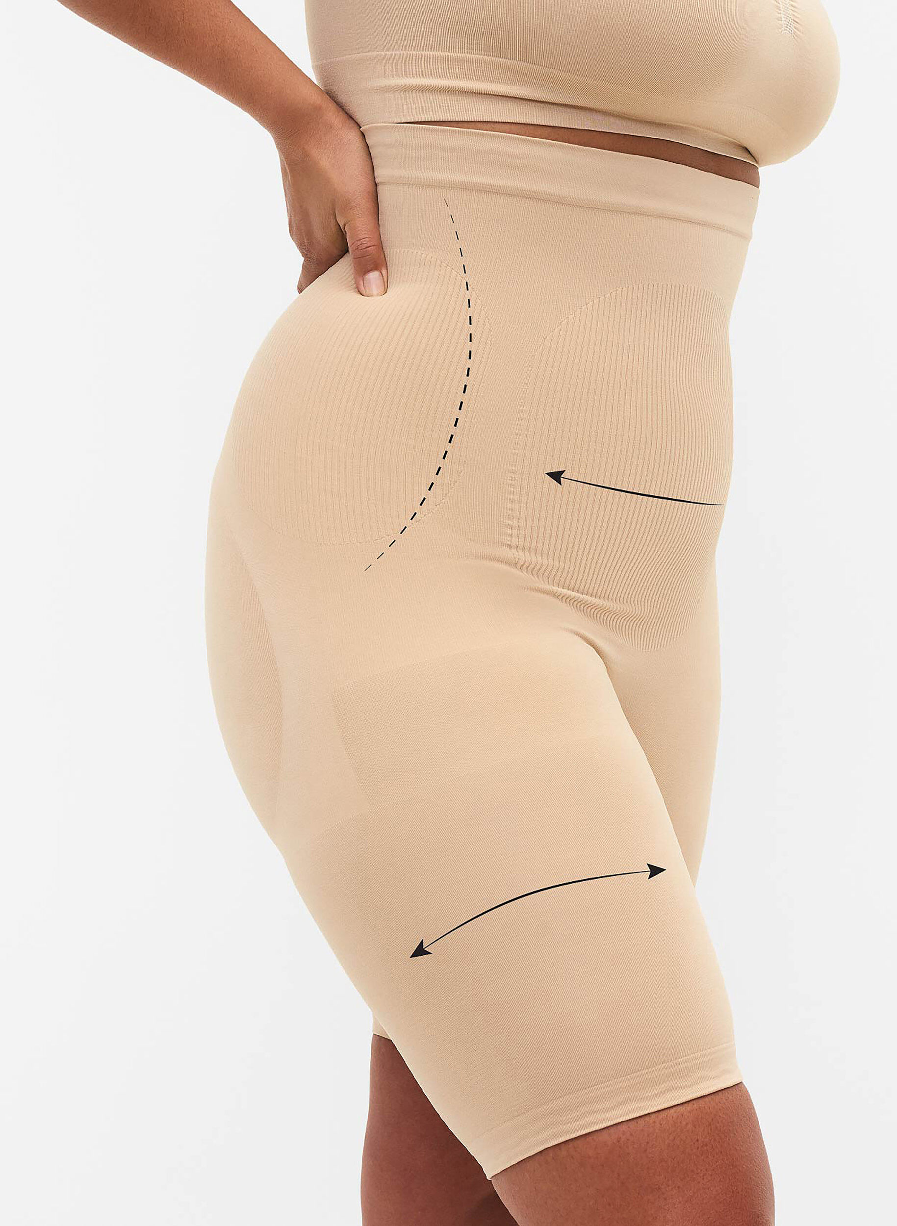 Shapewear shorts med h&oslash;yt liv, Beige, Model