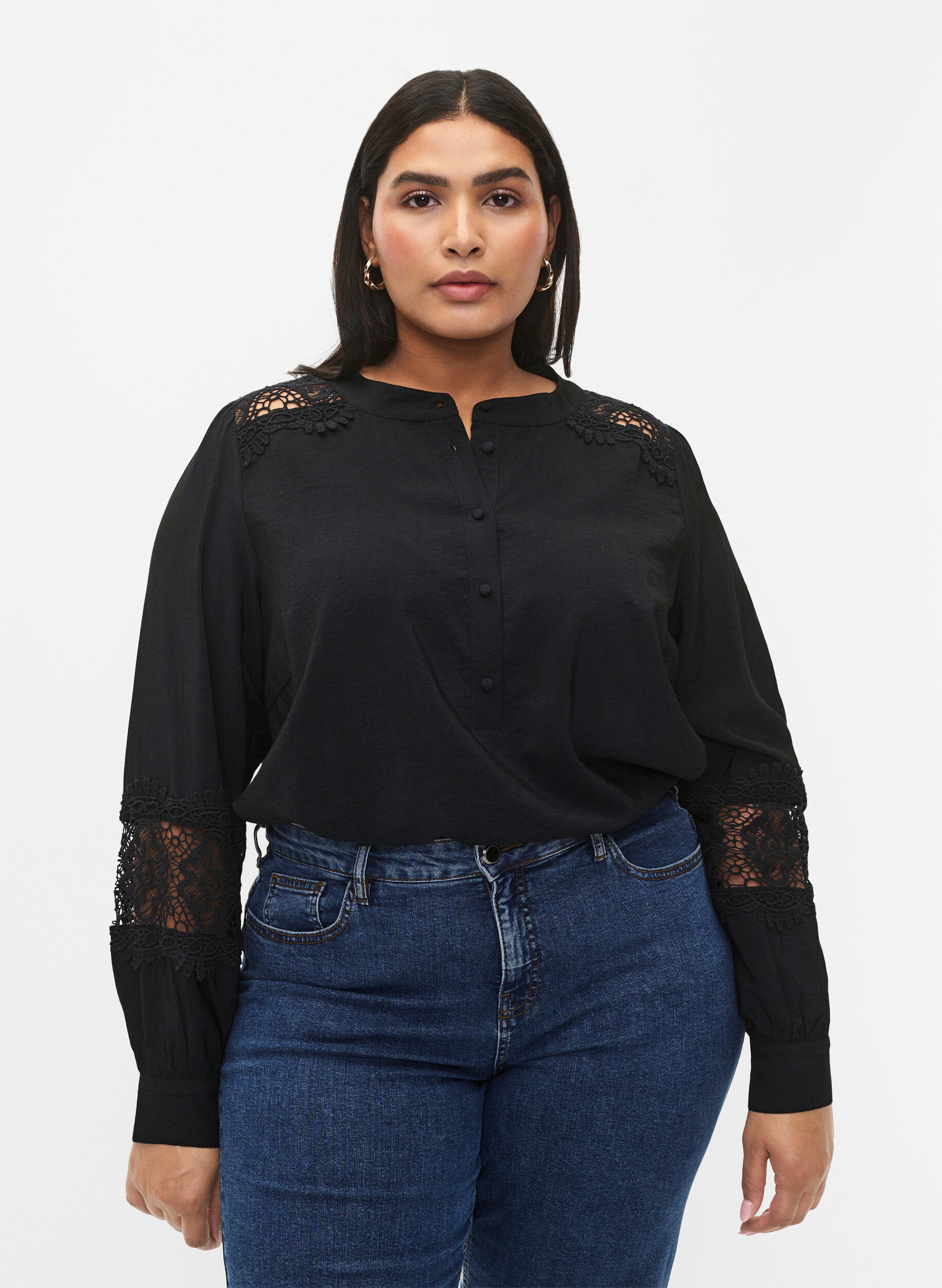 Zizzi Viskosebluse med heklede detaljer, Black, Model image number 0