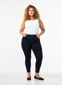 Cropped Amy jeans med glidelås, Svart Cropped Amy jeans med glidelås, Svart, Model