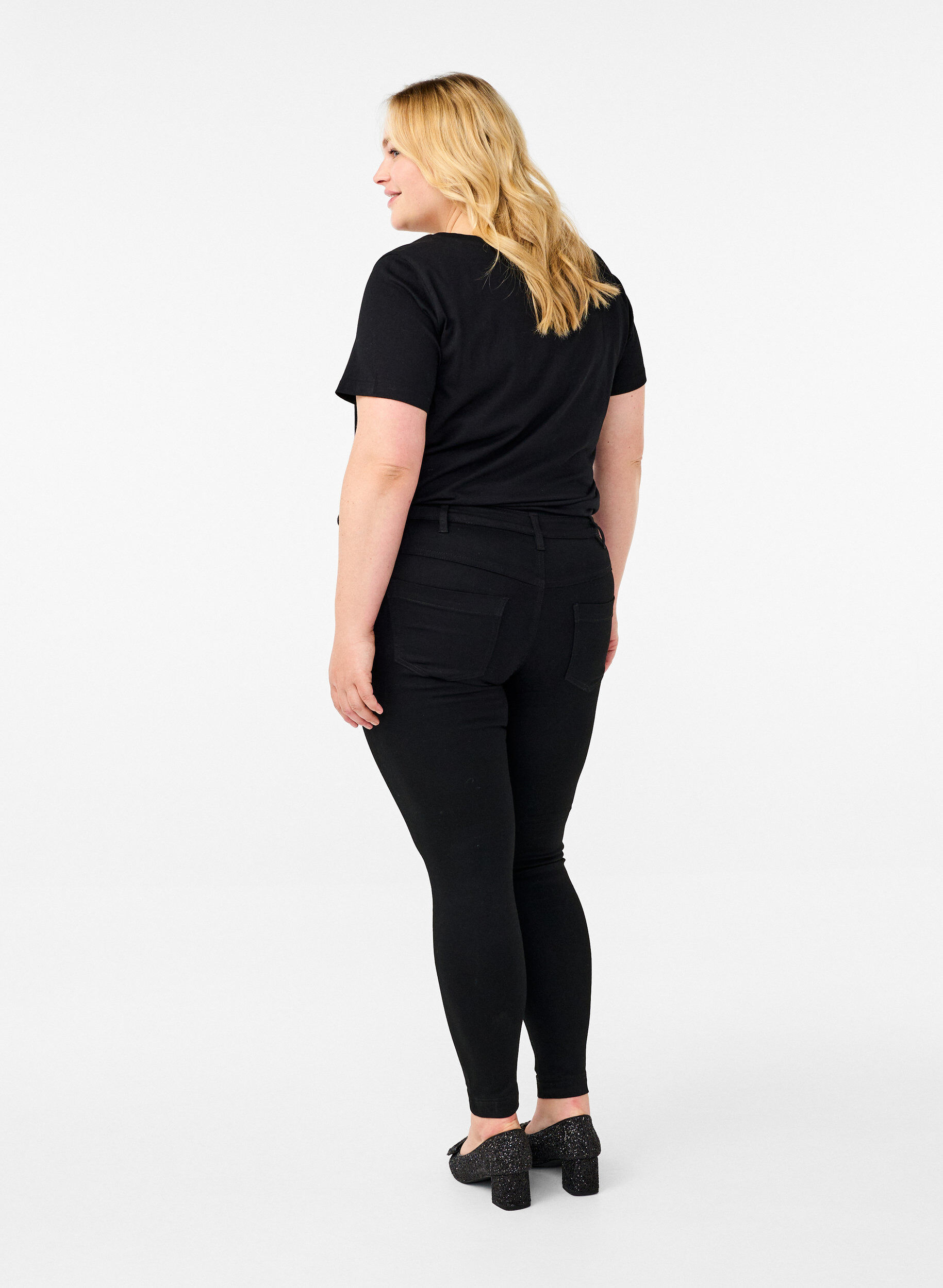Zizzi Super slim Amy-jeans med broderidetaljer, Black, Model image number 1