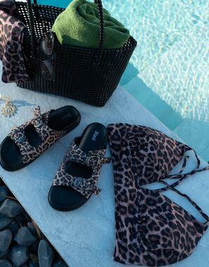 30% på badetøy, strandkjoler & sandaler