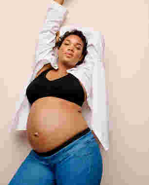 Graviditetsvennlige klær