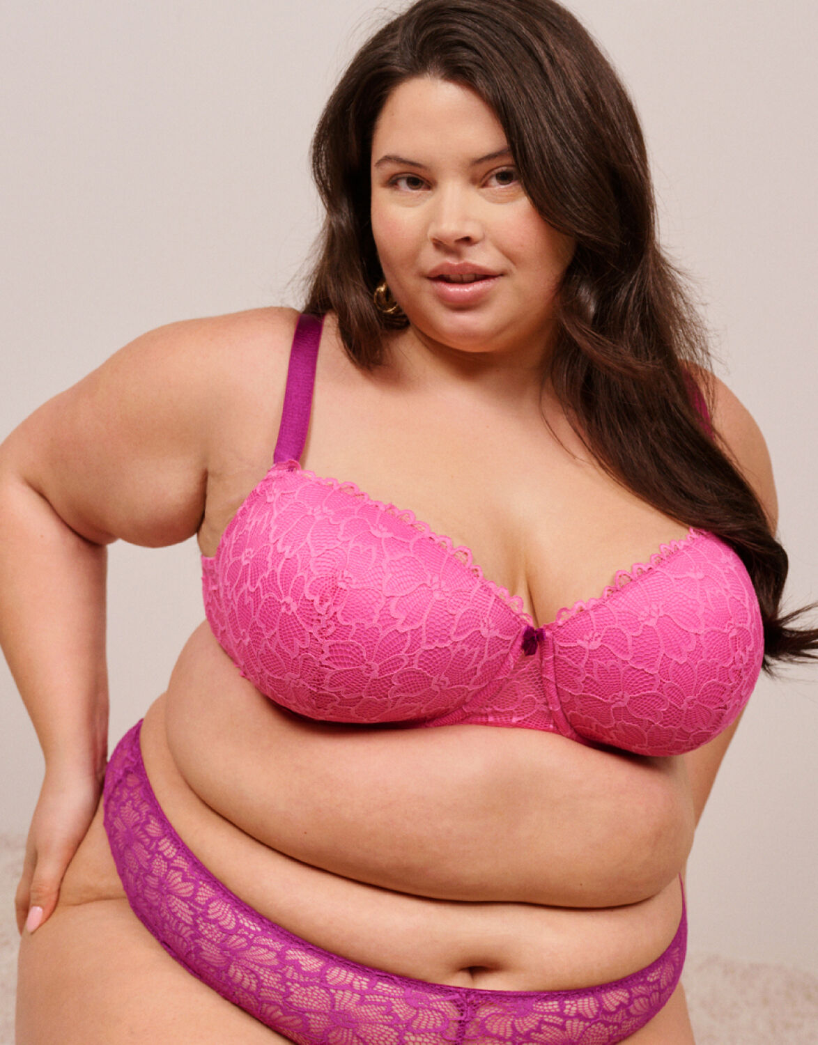 Svarte bHer med spiler