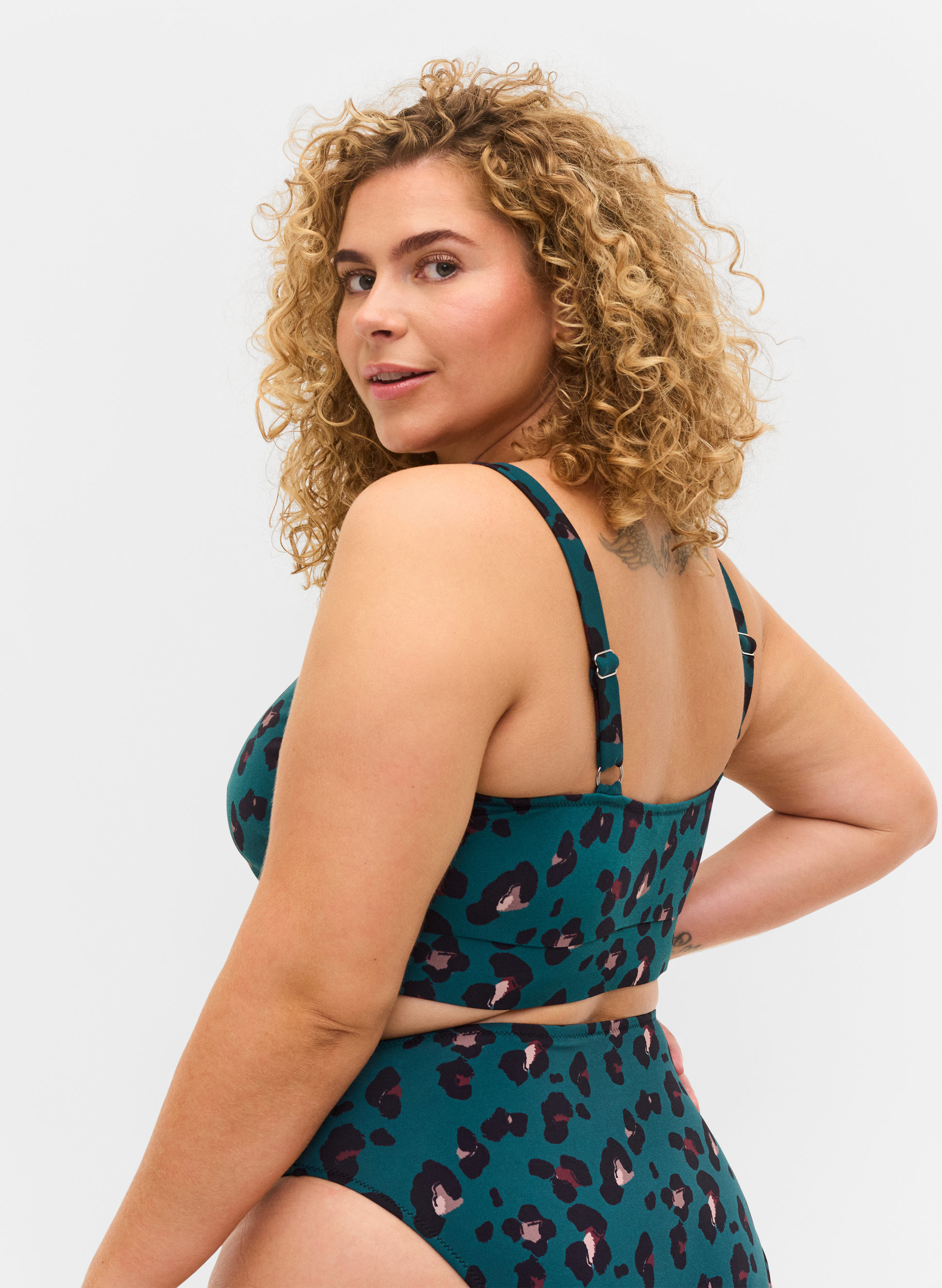 Bikinitopp med regulerbare skulderstropper, Teal Leopard, Model