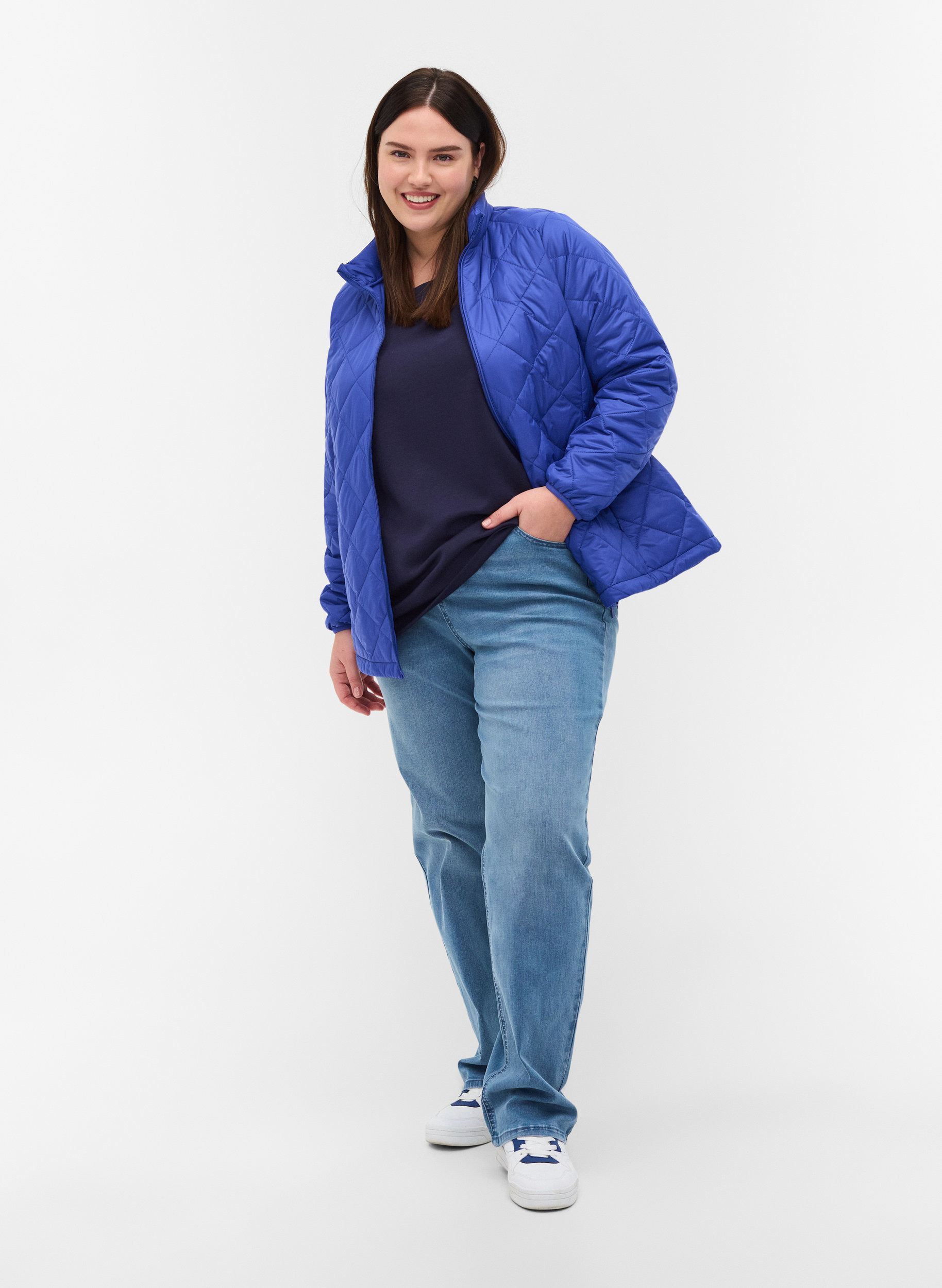 Quiltet lett jakke med glidelås og lommer, Dazzling Blue, Model image number 2