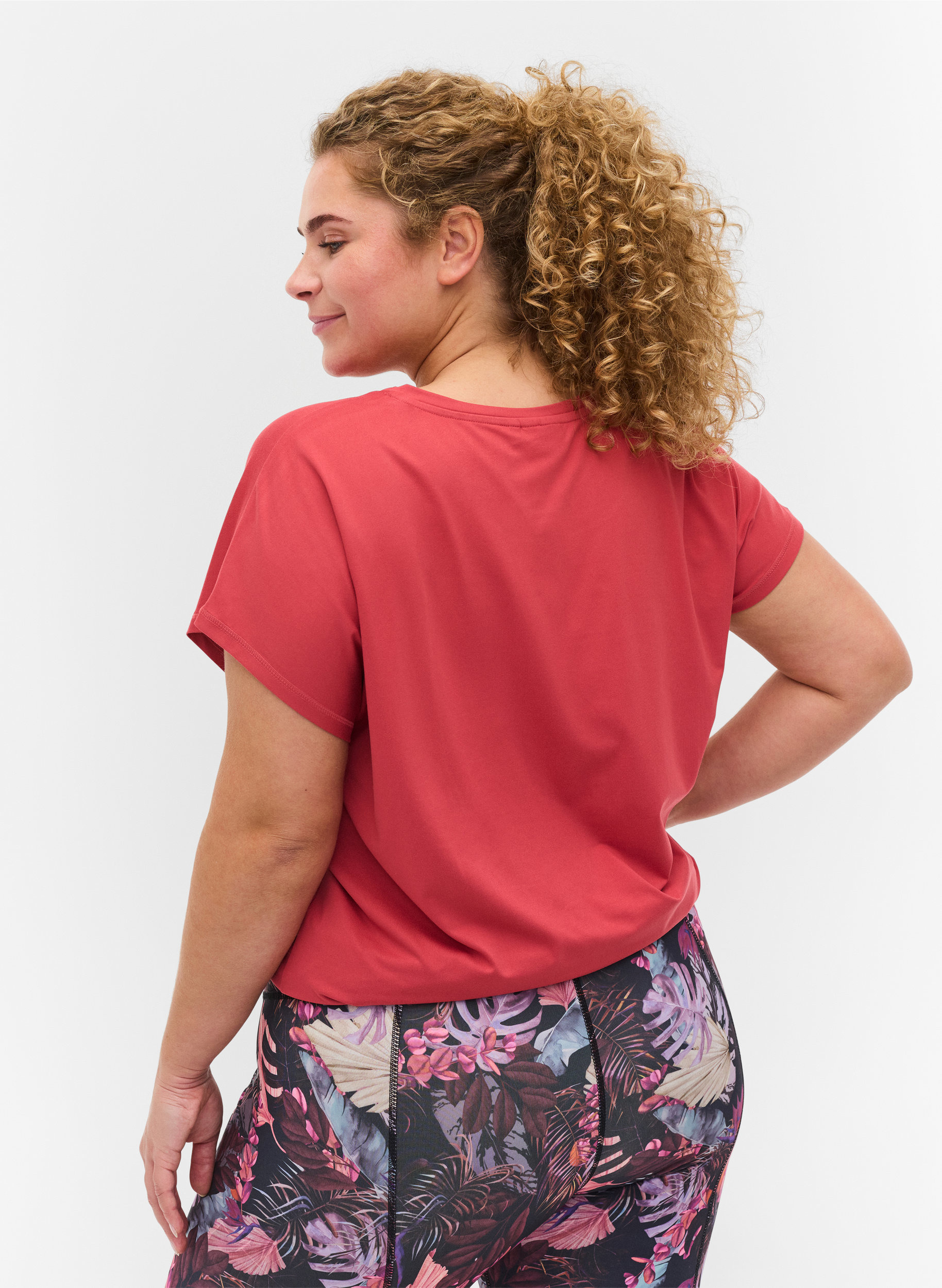 Ensfarget t-skjorte til trening, Garnet Rose, Model image number 1