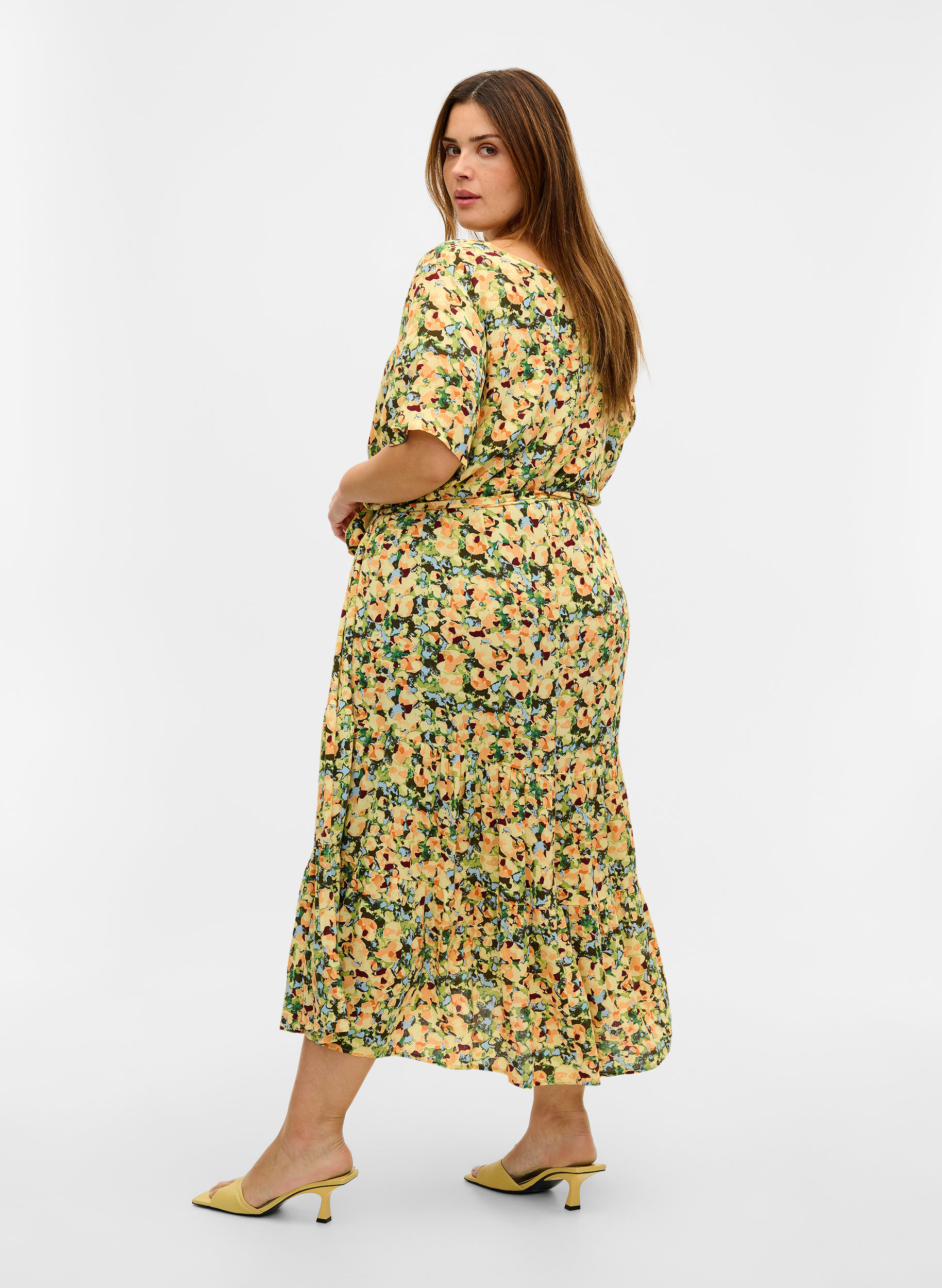 Kortermet midikjole i viskose, Yellow Summer AOP, Model