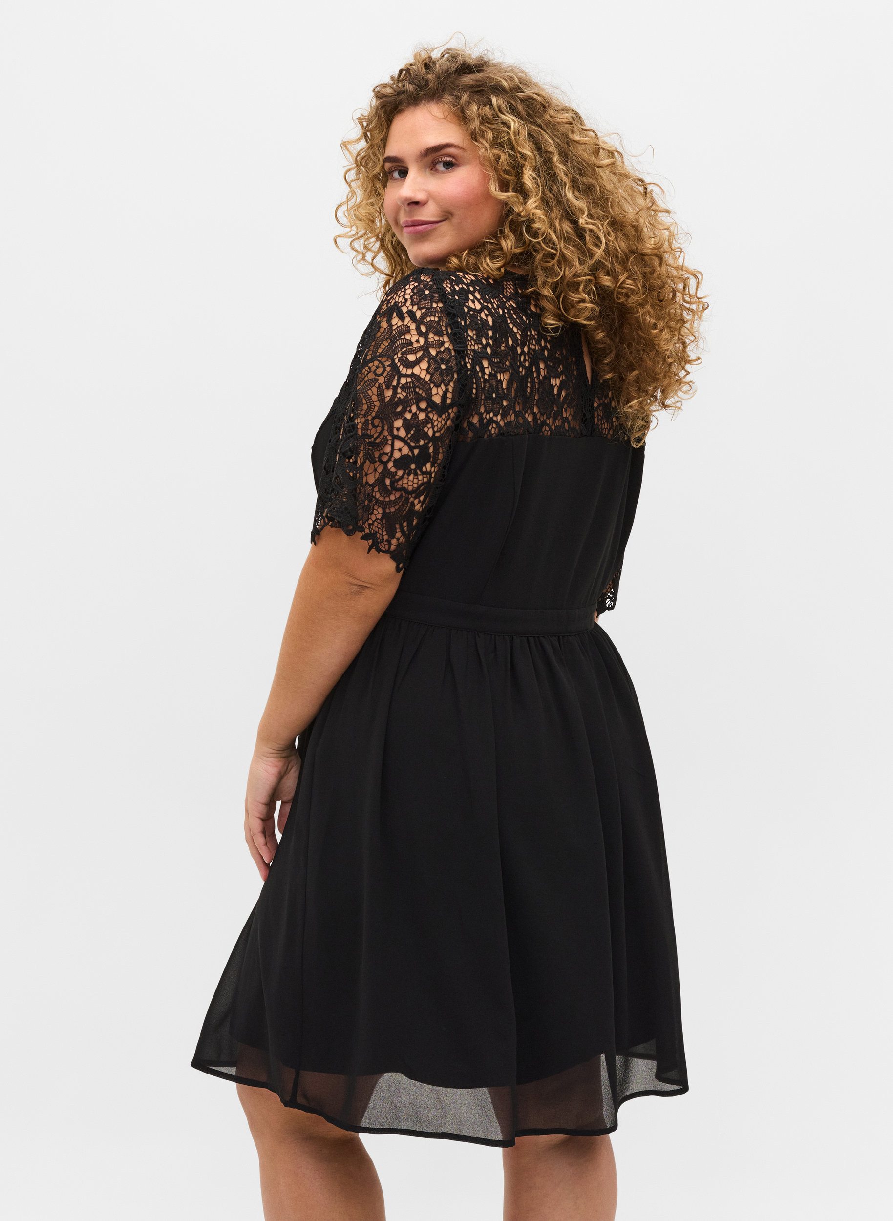 Kortermet kjole med blondetopp, Black, Model image number 1