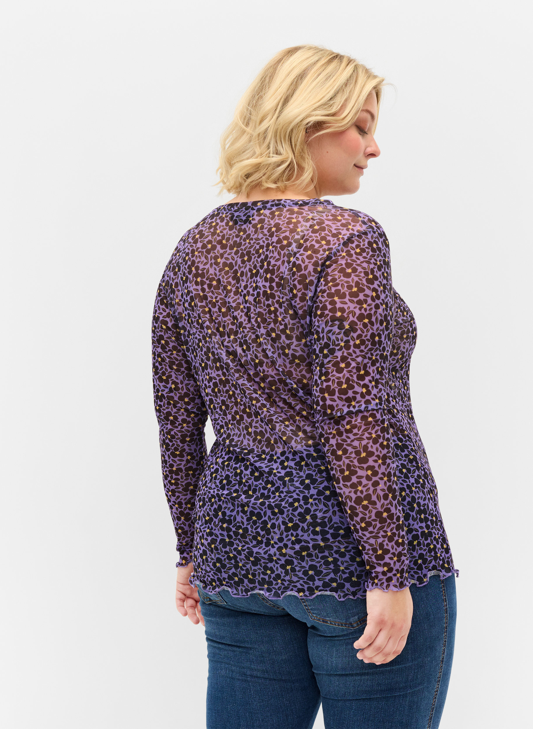 Tettsittende bluse i mesh og blomstermønster, Purple AOP, Model image number 1