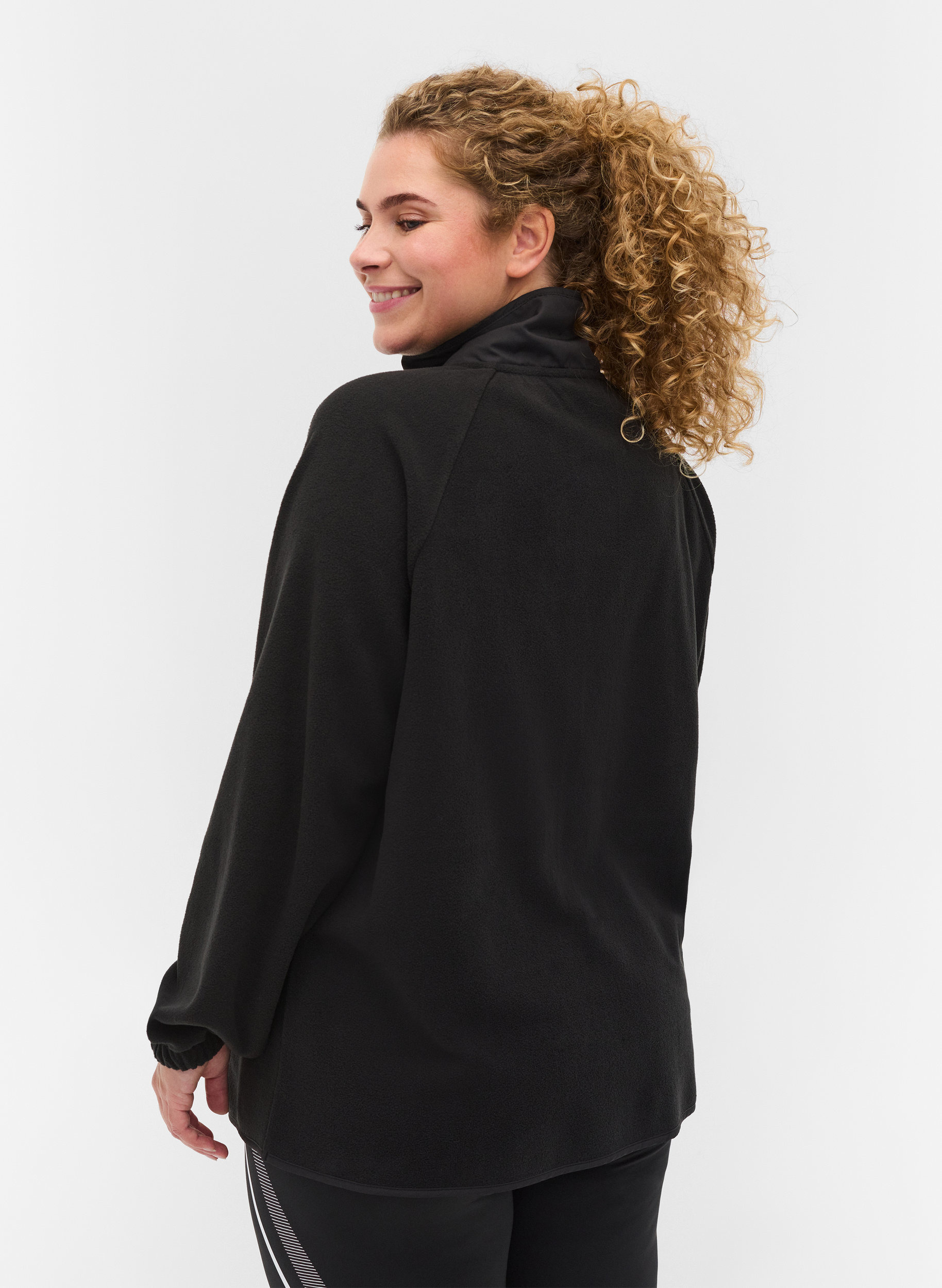Treningsjakke i fleece med høy hals og lommer, Black, Model image number 1