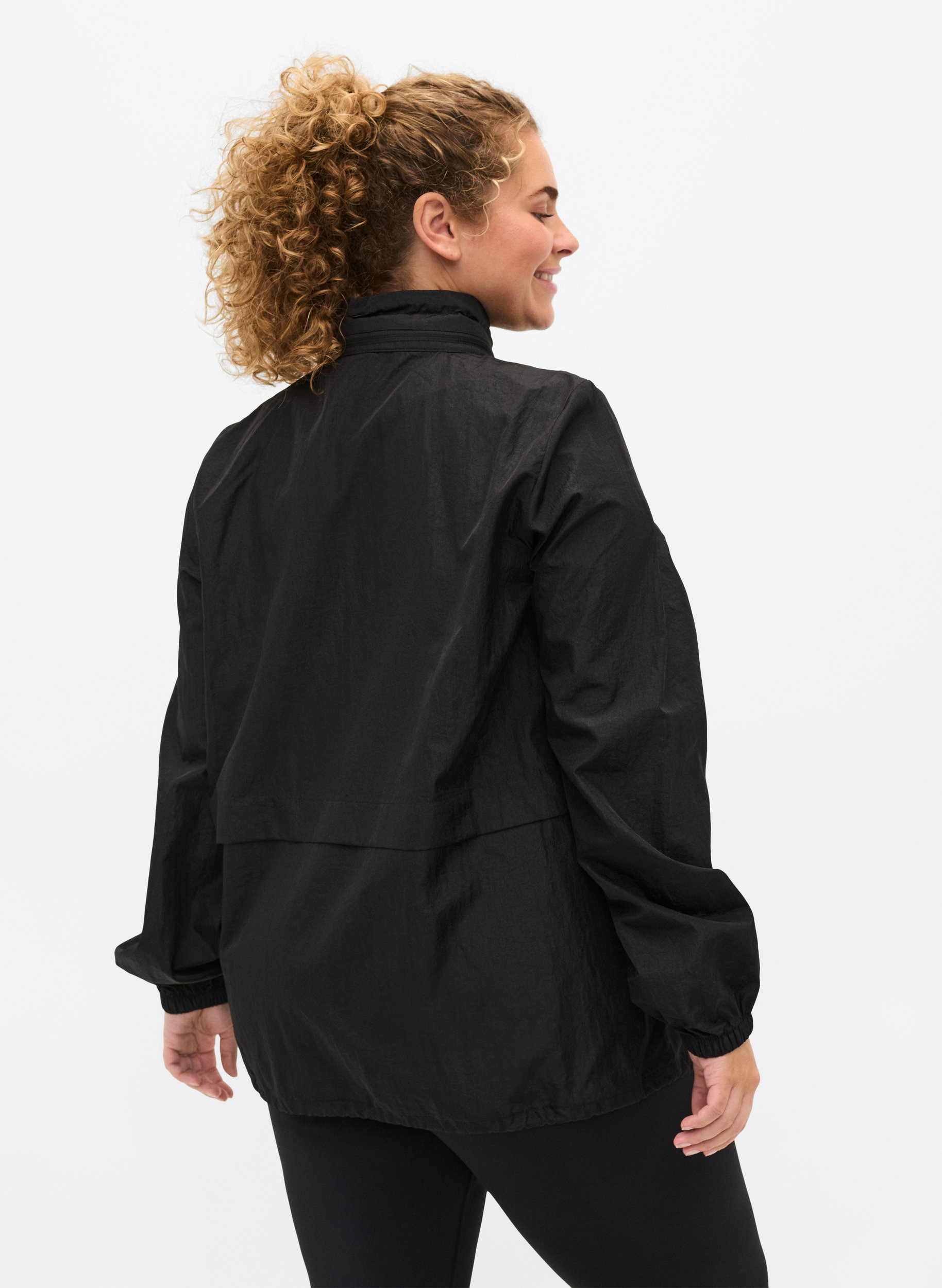 Treningsjakke med glidelås og hette, Black, Model image number 1