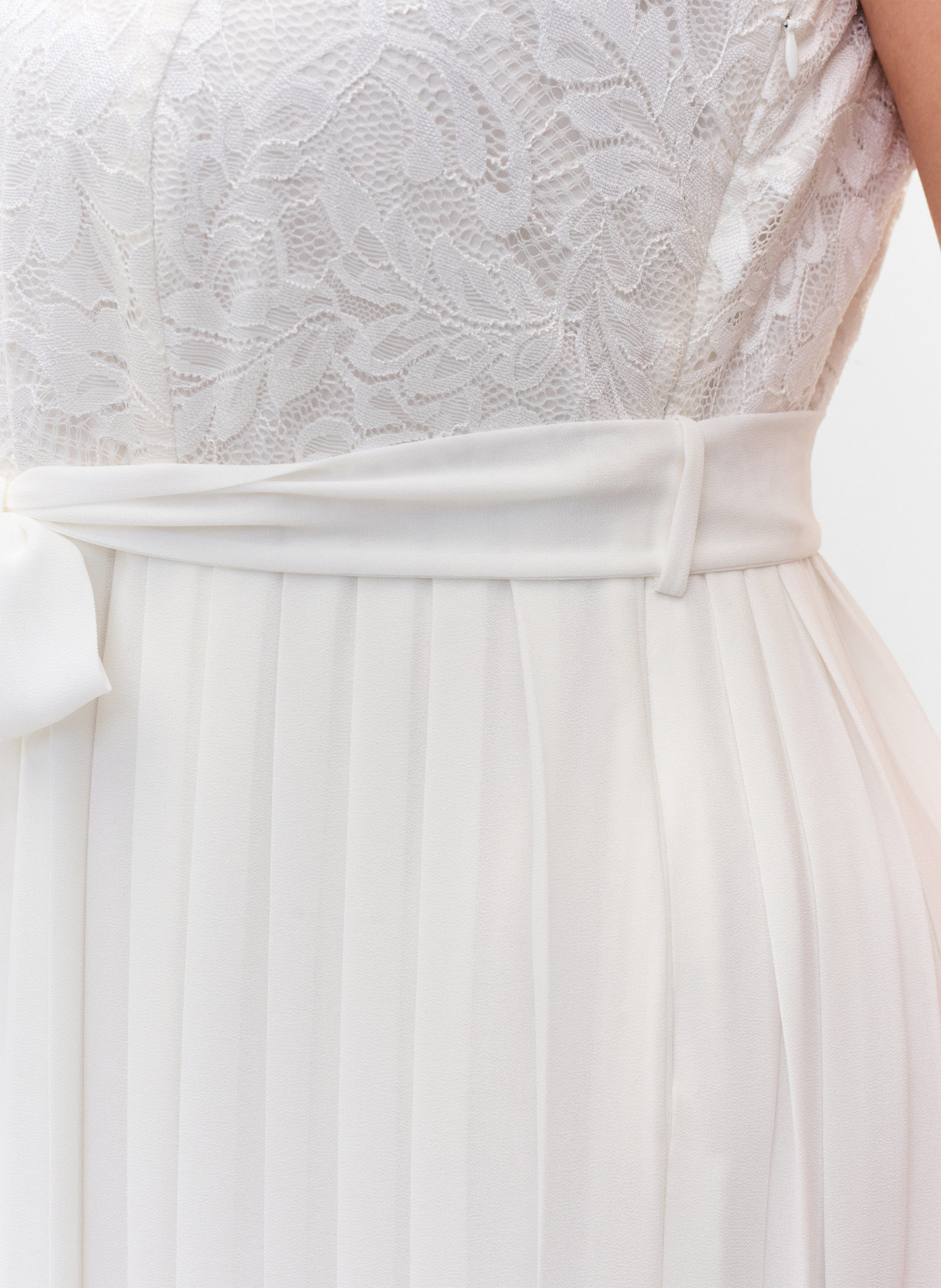 Brudekjole med blonder og plissé, Star White, Model image number 3