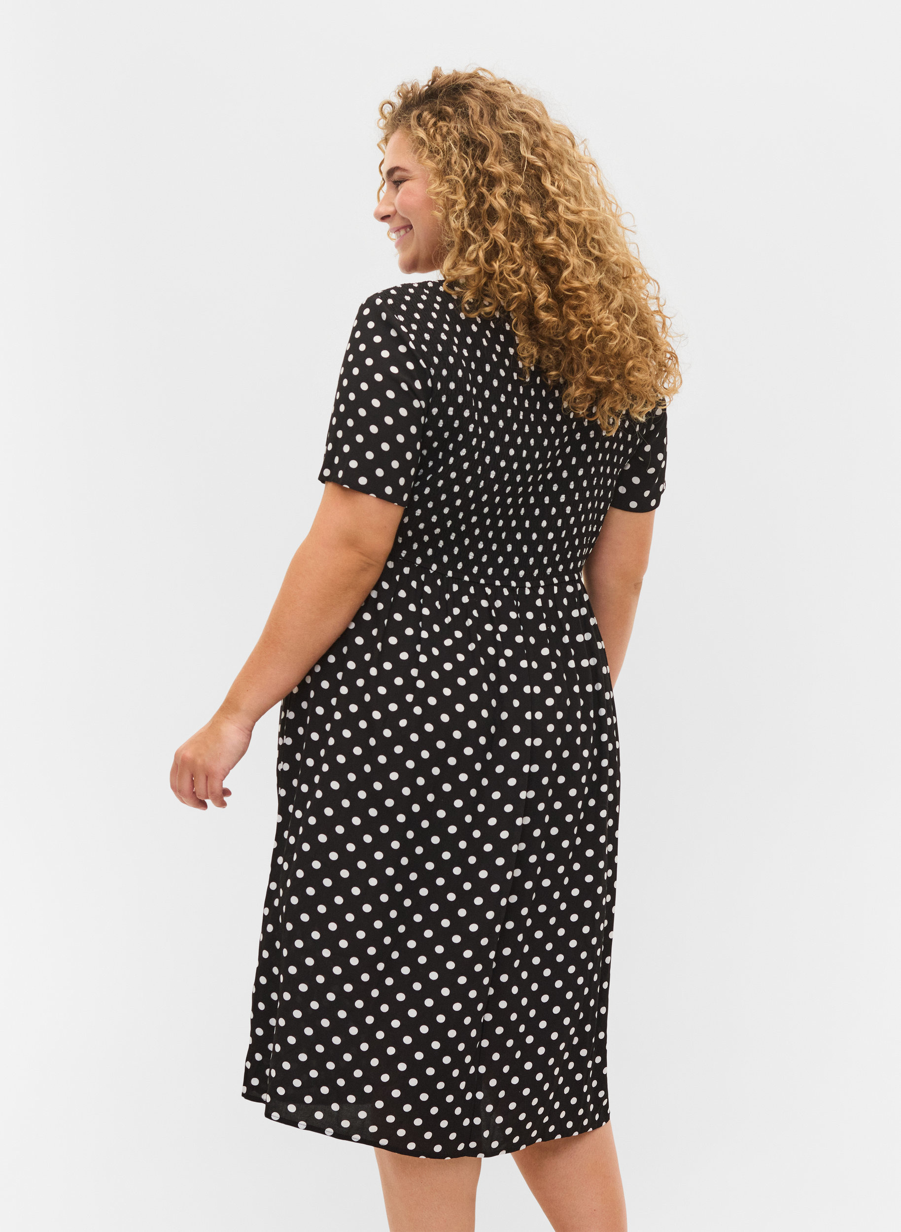Mønstrete viskosekjole med smock, Black Dot, Model