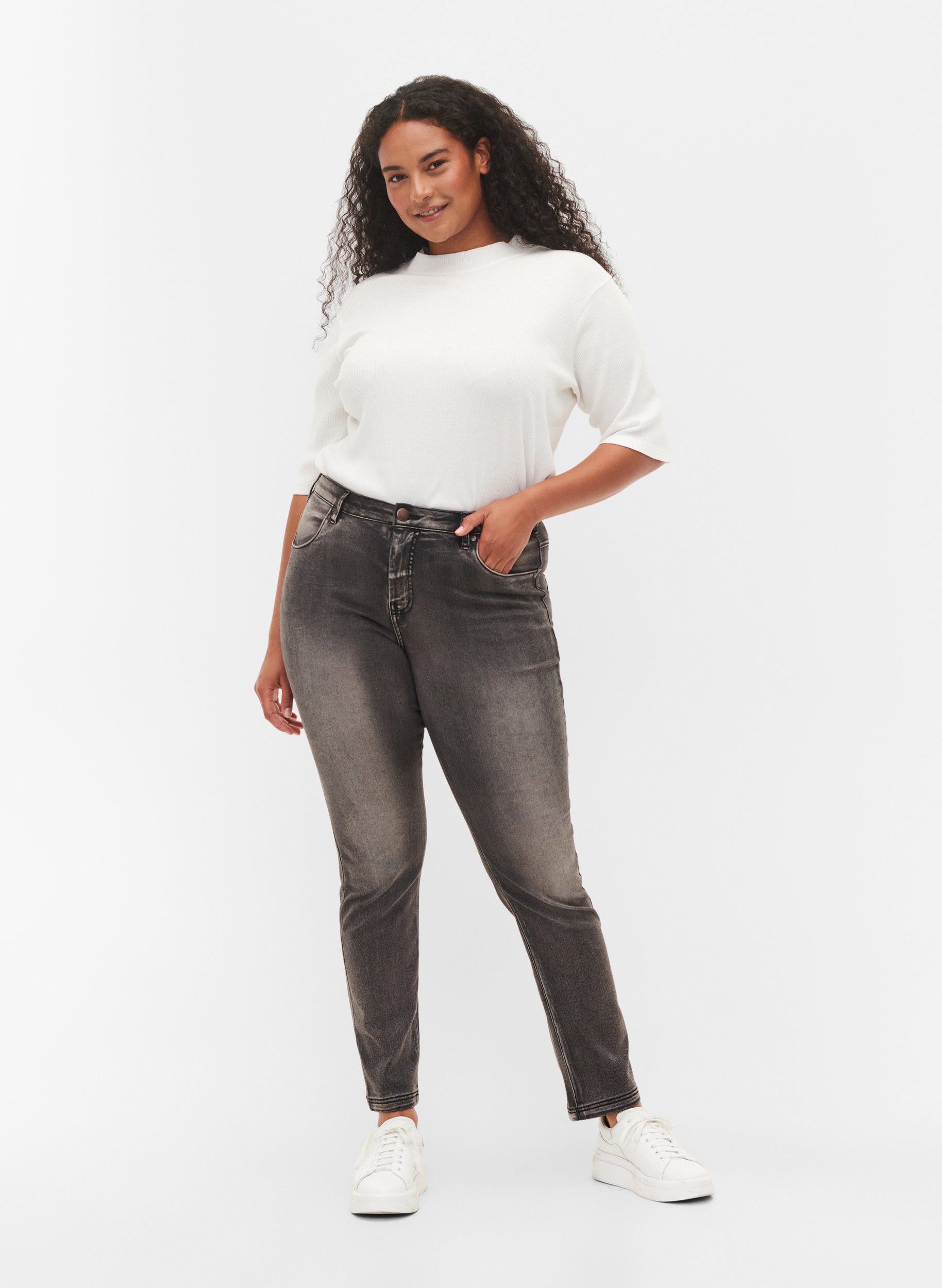Slim fit Emily jeans med normal høyde i livet, Dark Grey Denim, Model image number 0