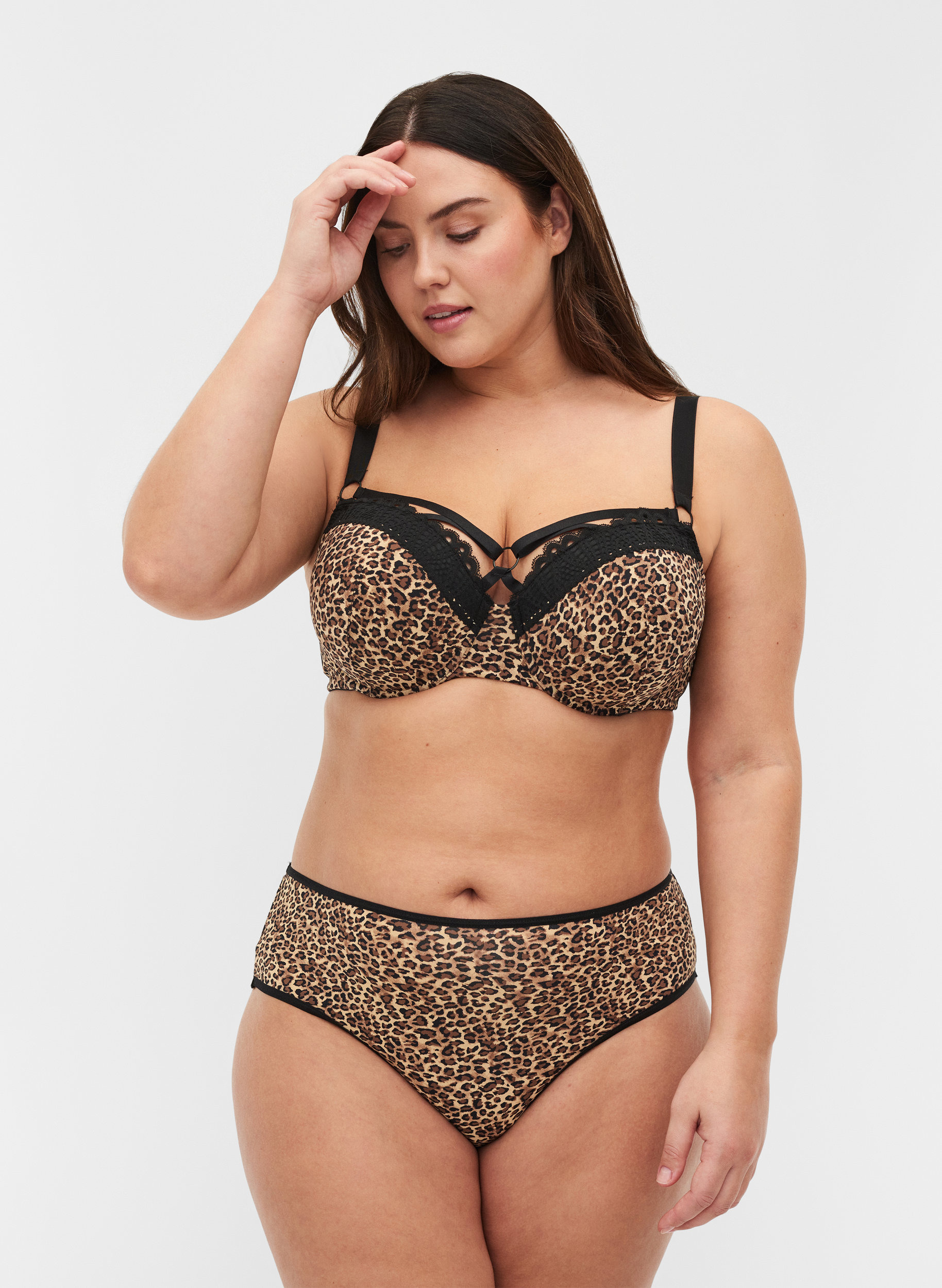 Truse med leopardmønster og blonder, Leopard Print, Model