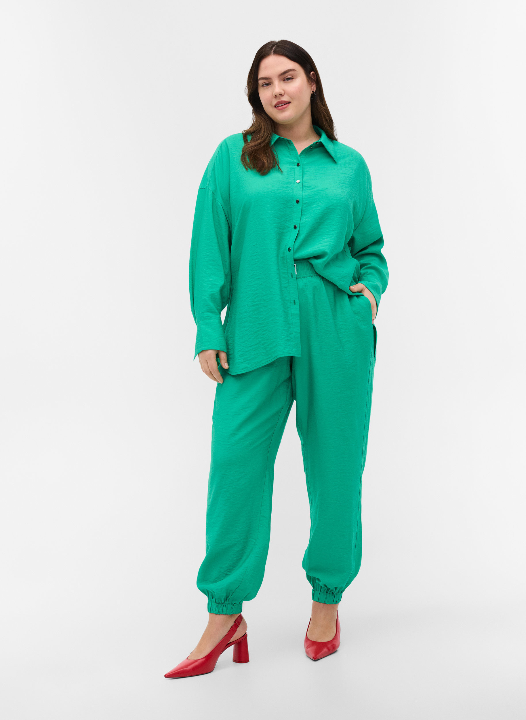 Viskosebukser med strikk og lommer, Mint, Model