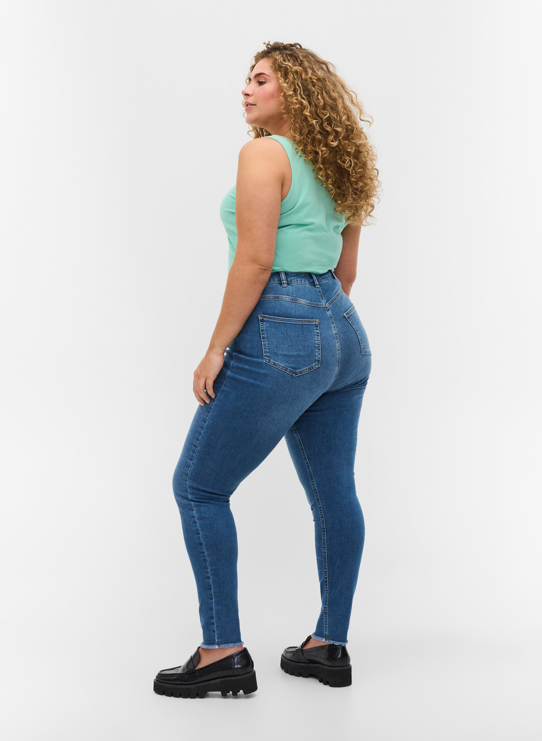 Bea jeans med et ekstra høyt liv, Blue denim, Model image number 1