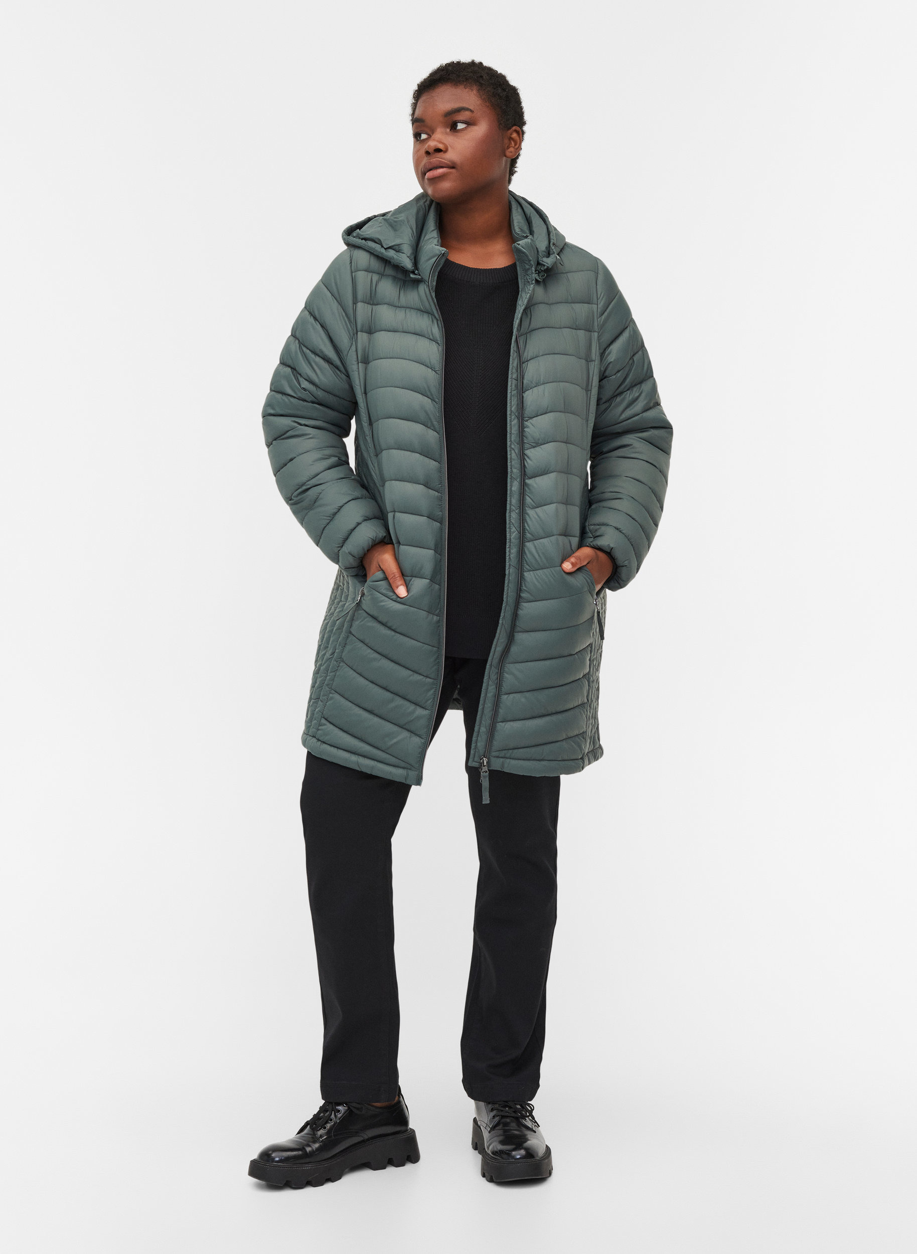Lett jakke med quiltet mønster, avtagbar hette og lommer, Urban Chic, Model image number 2