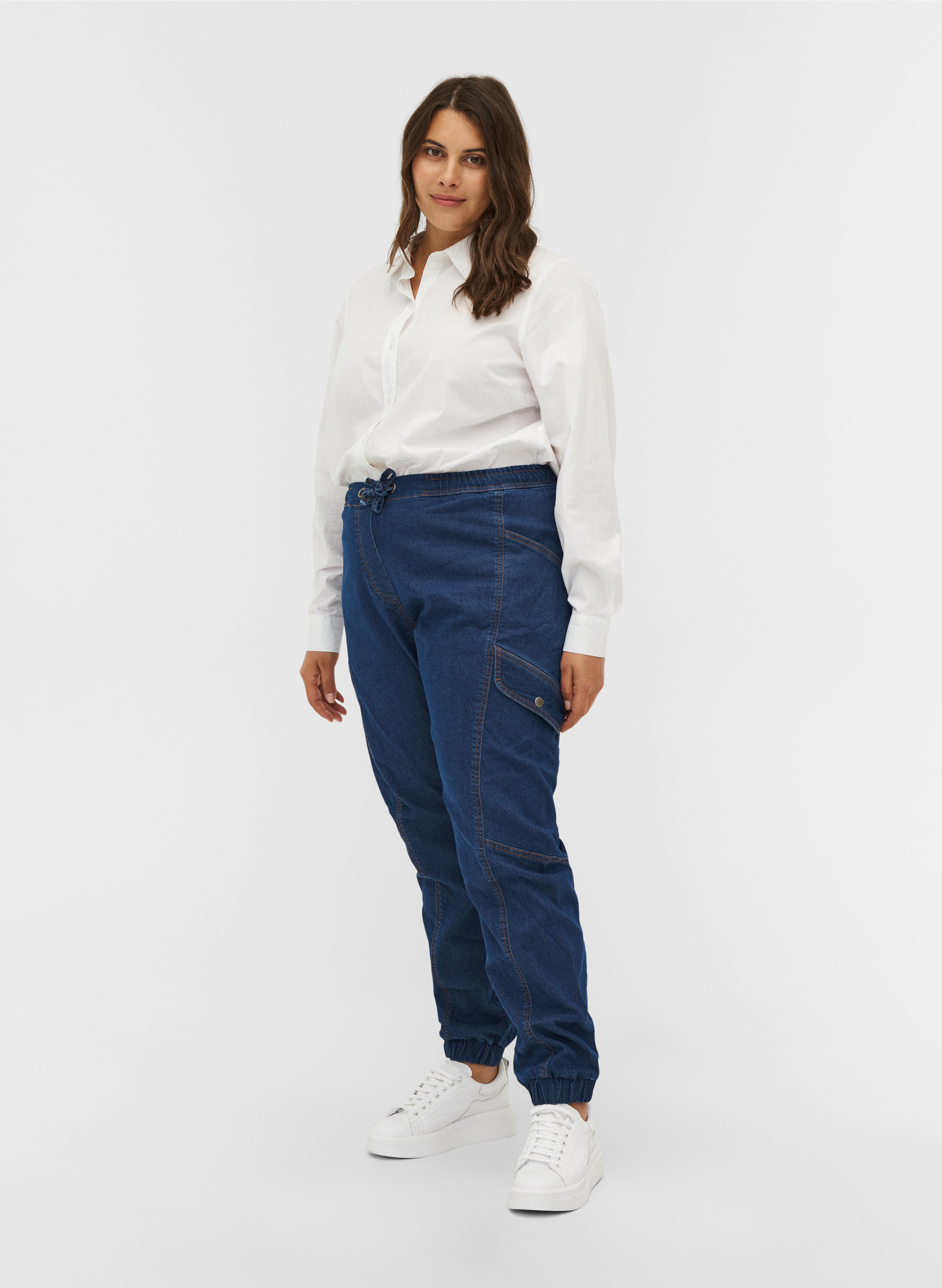 Løse jeans med knyting, Medium Blue, Model image number 4