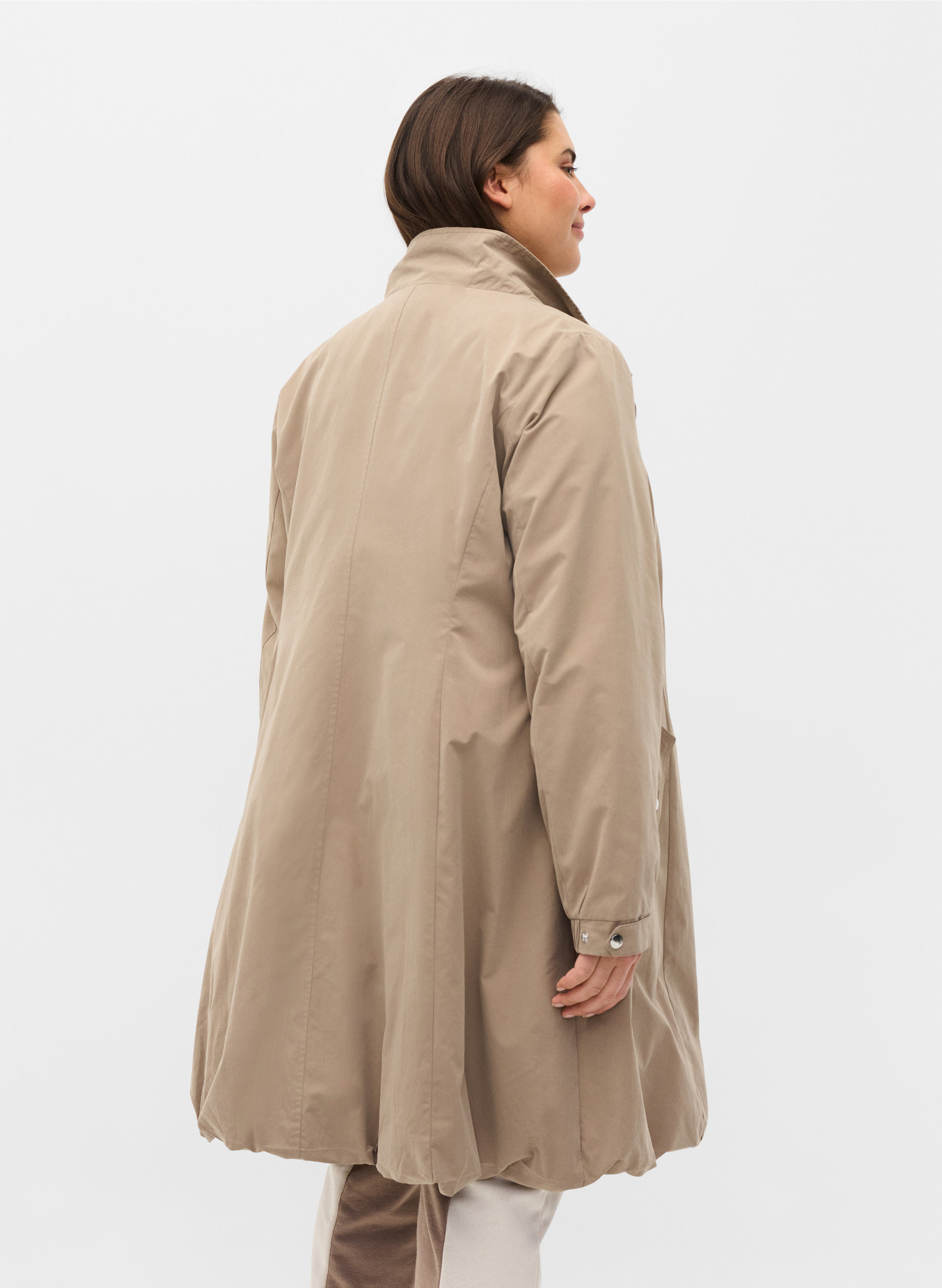 Jakke med 2-veis glidelås og knappelukking, Greige, Model