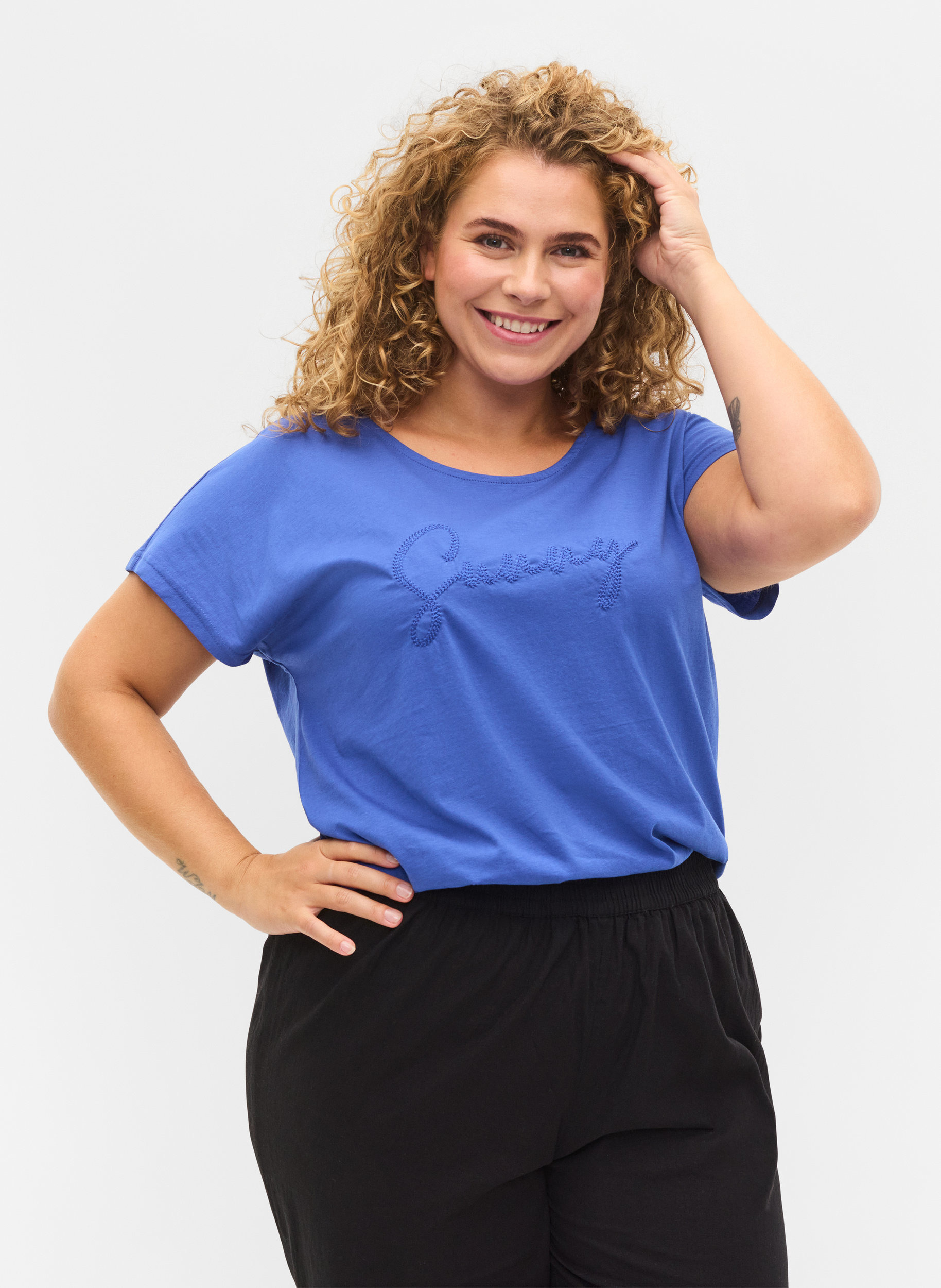 Løs T-skjorte i bomull med korte ermer, Dazzling Blue SUNNY, Model image number 0