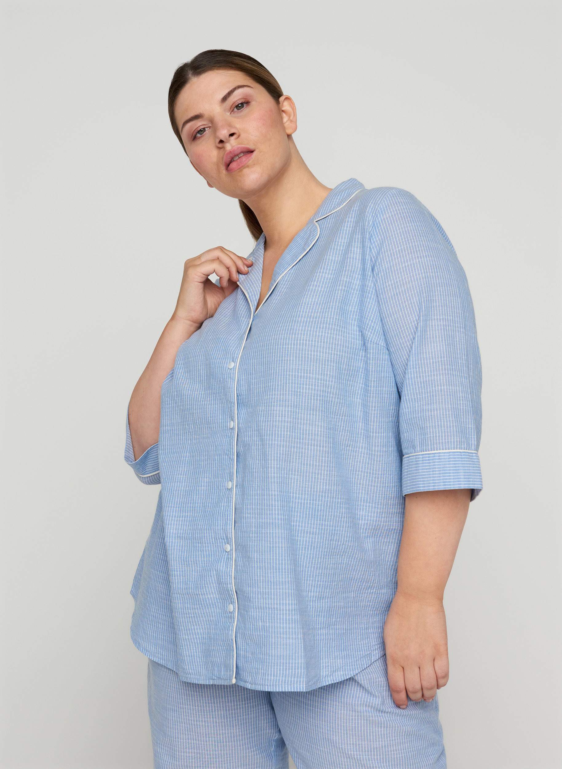 Stripete pysjamasskjorte i bomull, White/Blue Stripe, Model image number 0