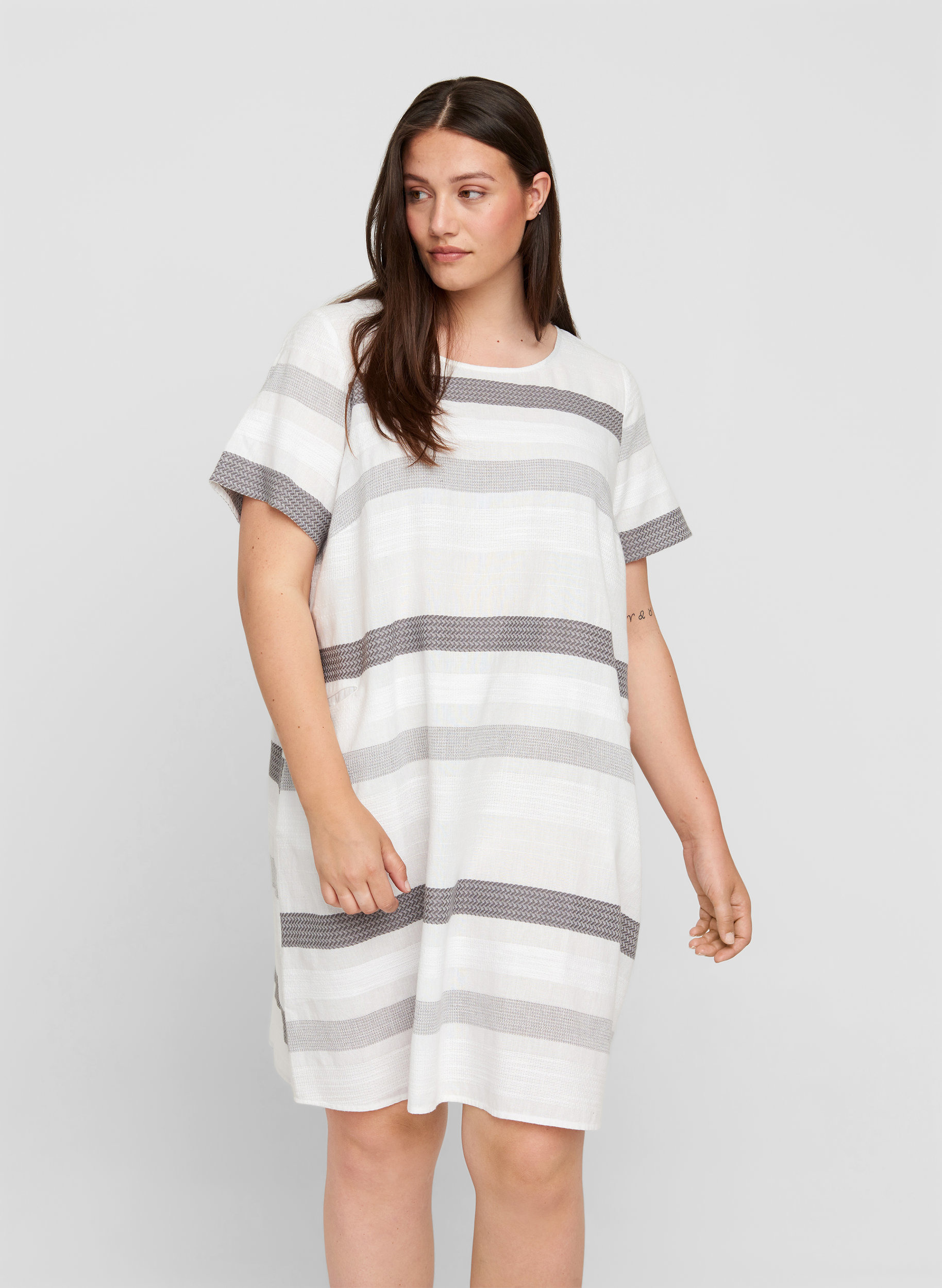 Stripete kjole med korte ermer, White Stripe, Model image number 0