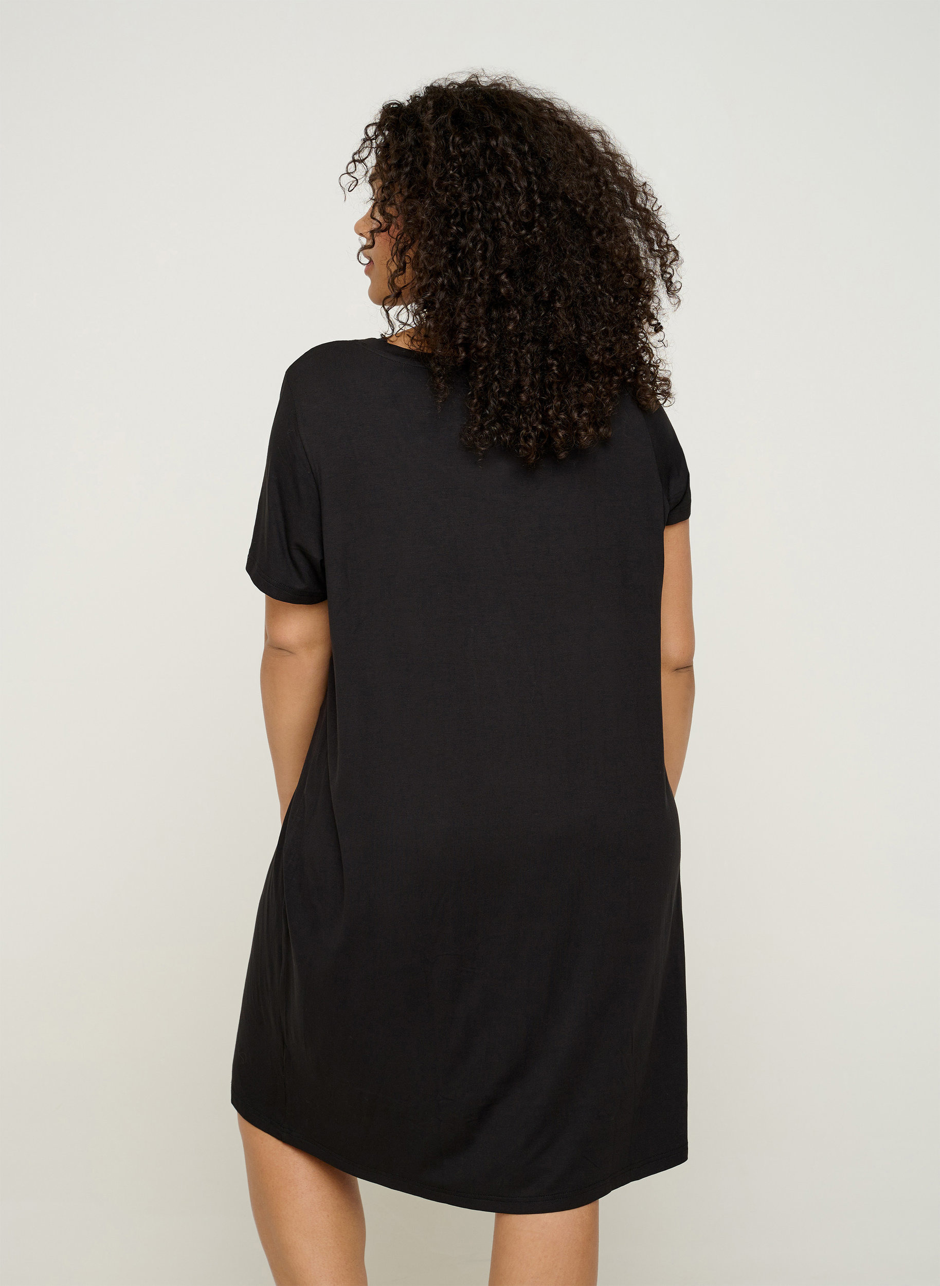 Kjole med korte ermer, Black, Model image number 1