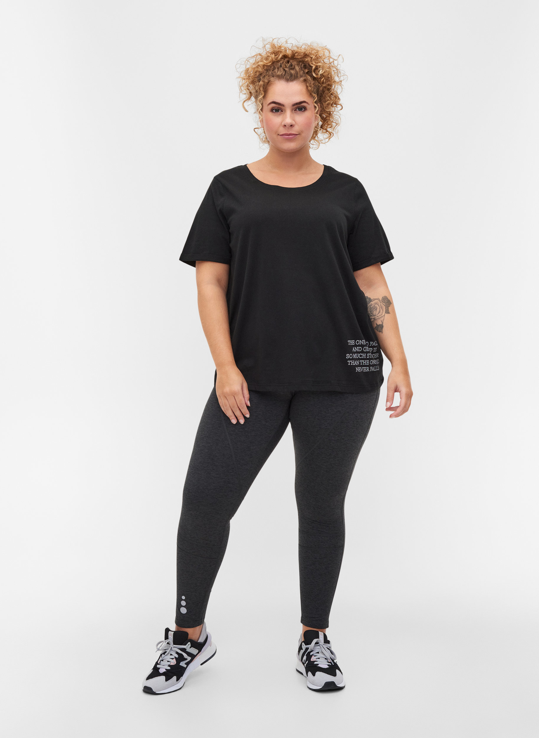 T-skjorte i bomull til trening med trykk på siden, Black, Model image number 3