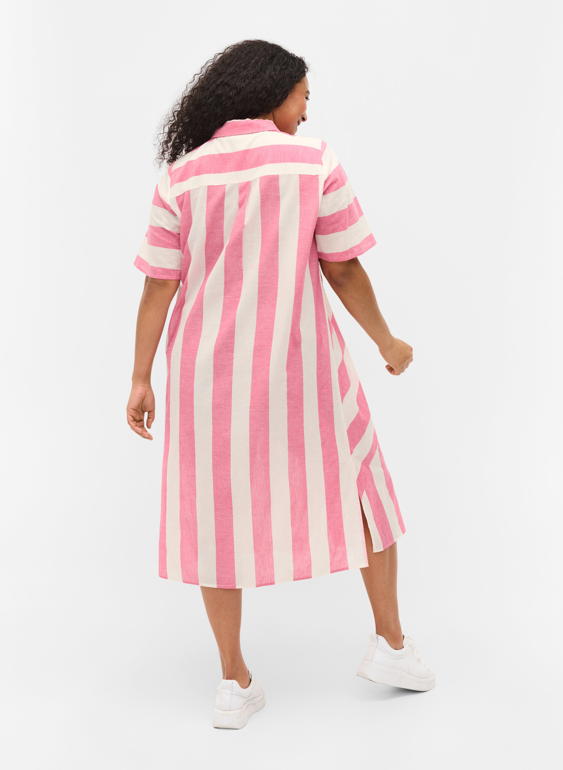 Kortermet skjortekjole i bomull med striper, Magenta Stripe, Model