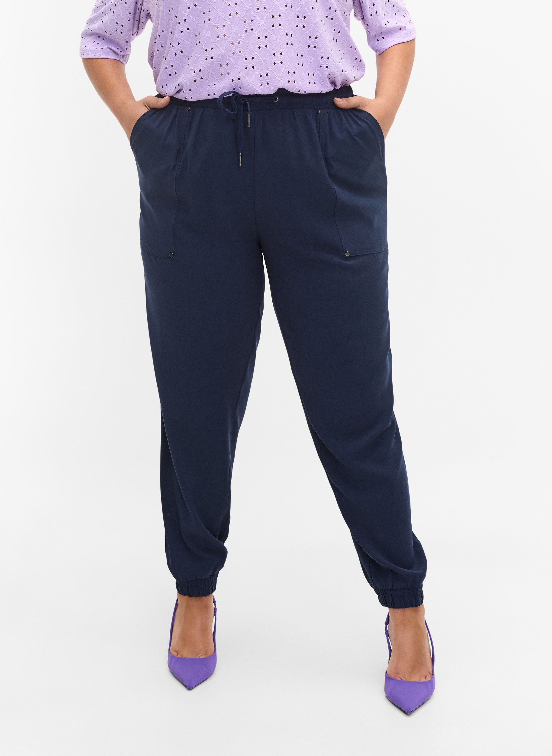 Bukser med lommer og strikkant, Navy Blazer, Model image number 1